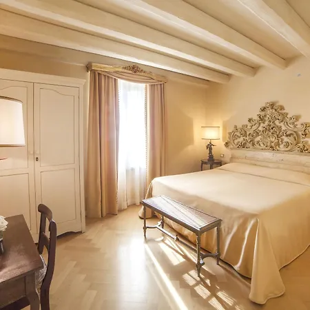 Гостьовий будинок Relais Fra' Lorenzo 5*
