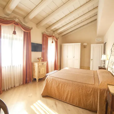 Relais Fra' Lorenzo 5*