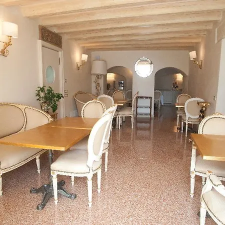 Relais Fra' Lorenzo Гостьовий будинок 5*