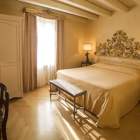 Relais Fra' Lorenzo 5* Верона